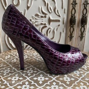 GUC, Qupid Faux Croc Open-Toed Pumps in Purple, Size 8